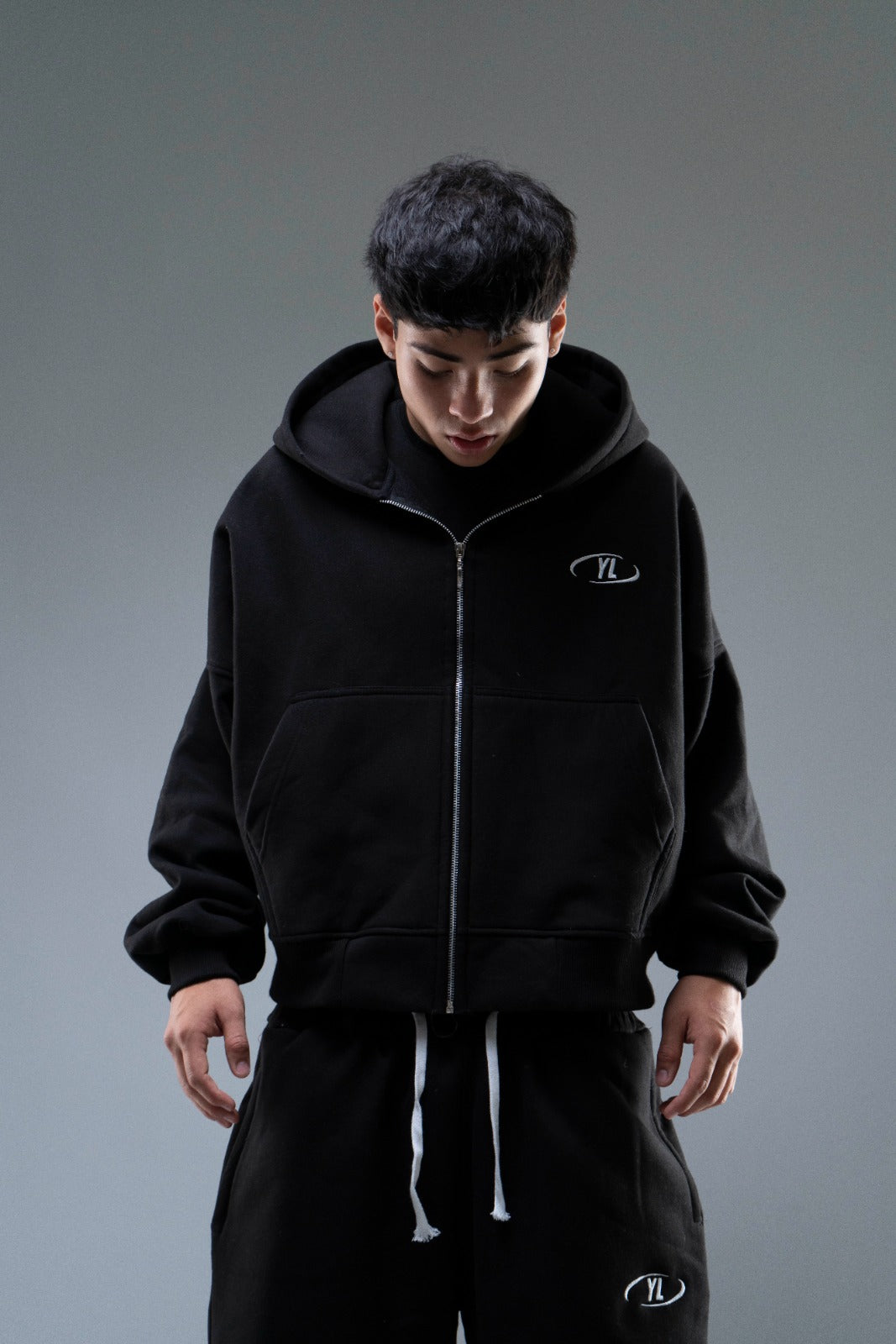 ZIP HOODIE NEGRO